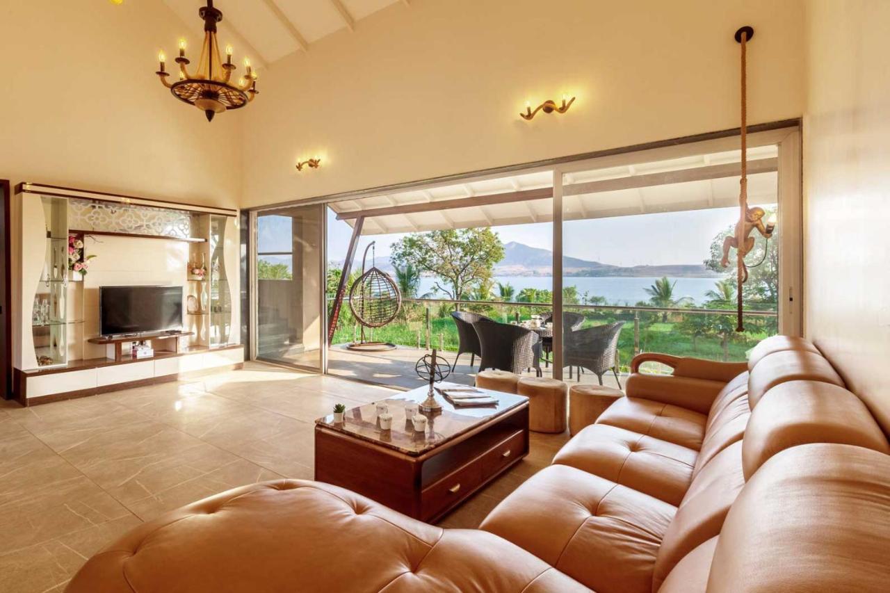 Luna Villa By Stayvista - Lakeside Charm With Terrace, Lush Lawn & Modern Decor นาสิก ภายนอก รูปภาพ