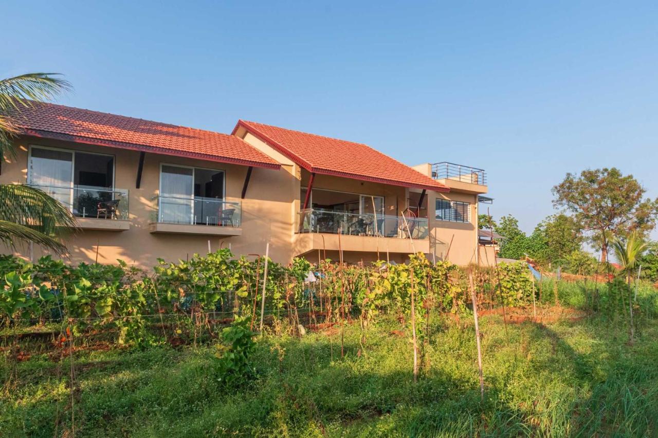 Luna Villa By Stayvista - Lakeside Charm With Terrace, Lush Lawn & Modern Decor นาสิก ภายนอก รูปภาพ