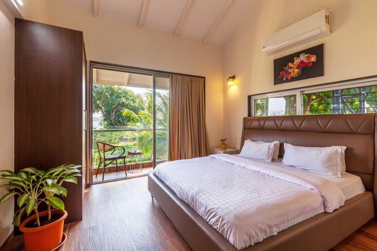 Luna Villa By Stayvista - Lakeside Charm With Terrace, Lush Lawn & Modern Decor นาสิก ภายนอก รูปภาพ
