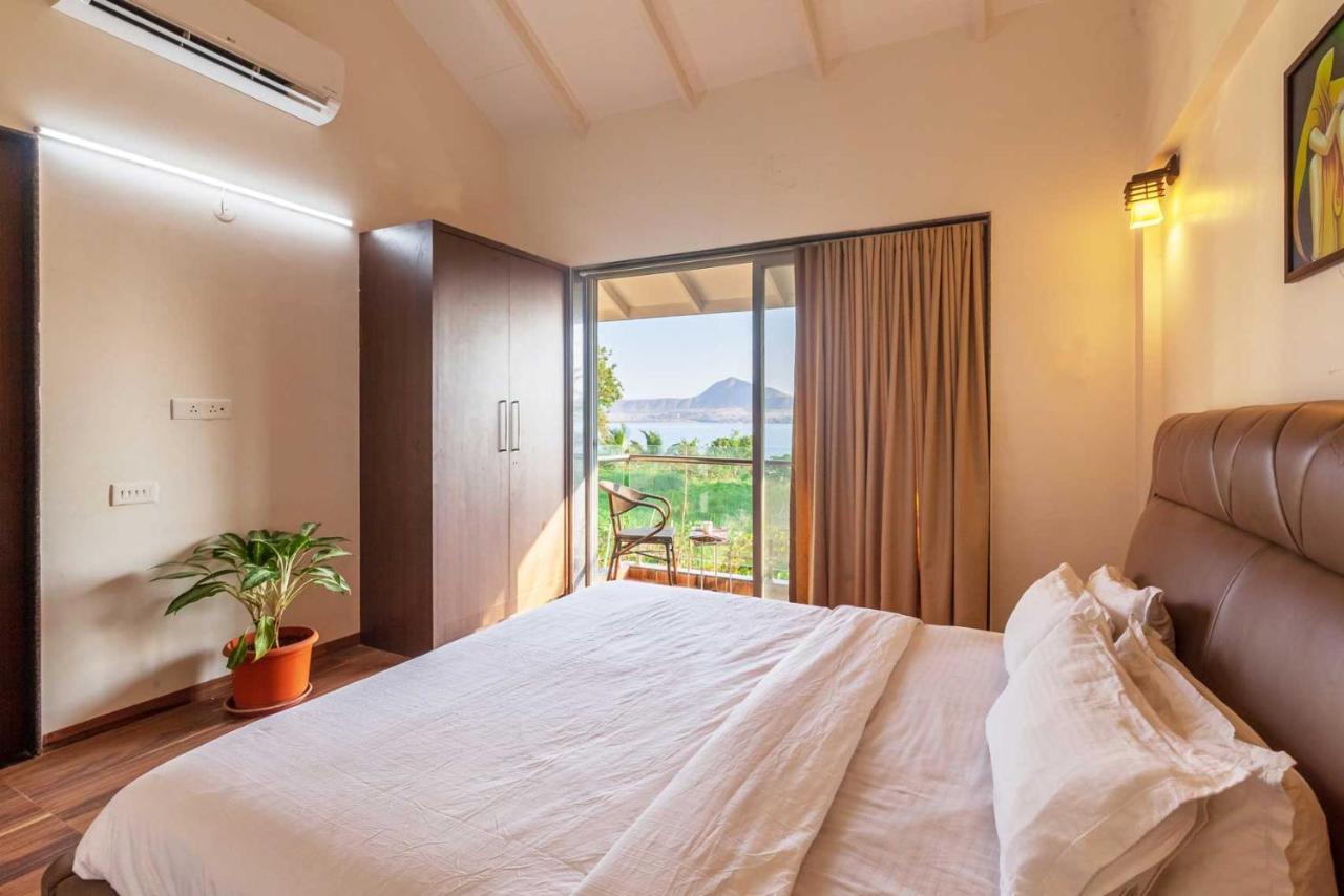 Luna Villa By Stayvista - Lakeside Charm With Terrace, Lush Lawn & Modern Decor นาสิก ภายนอก รูปภาพ