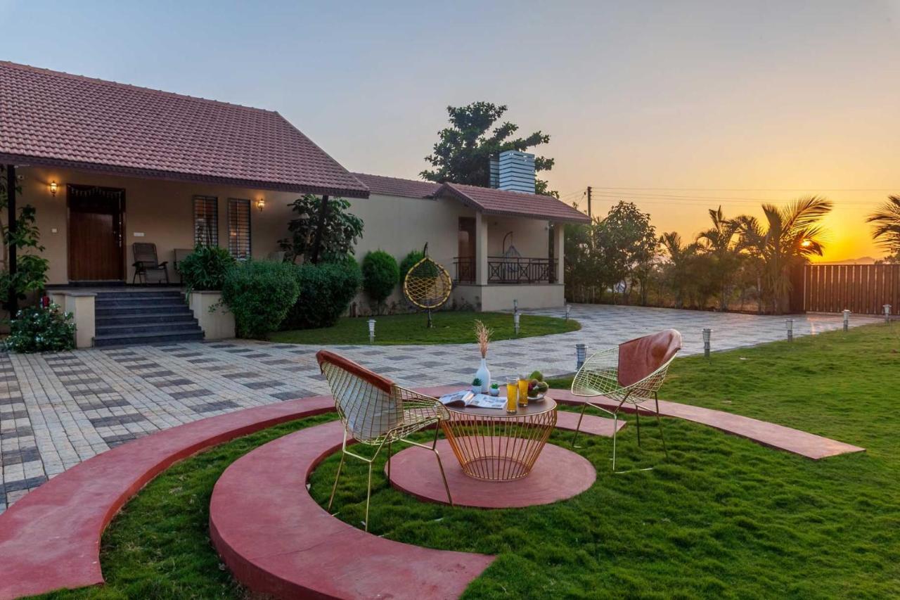 Luna Villa By Stayvista - Lakeside Charm With Terrace, Lush Lawn & Modern Decor นาสิก ภายนอก รูปภาพ